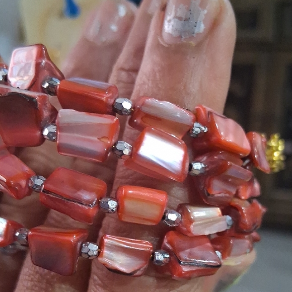 Elegant Pink Beaded Jewelry Set - Picture 9 of 13